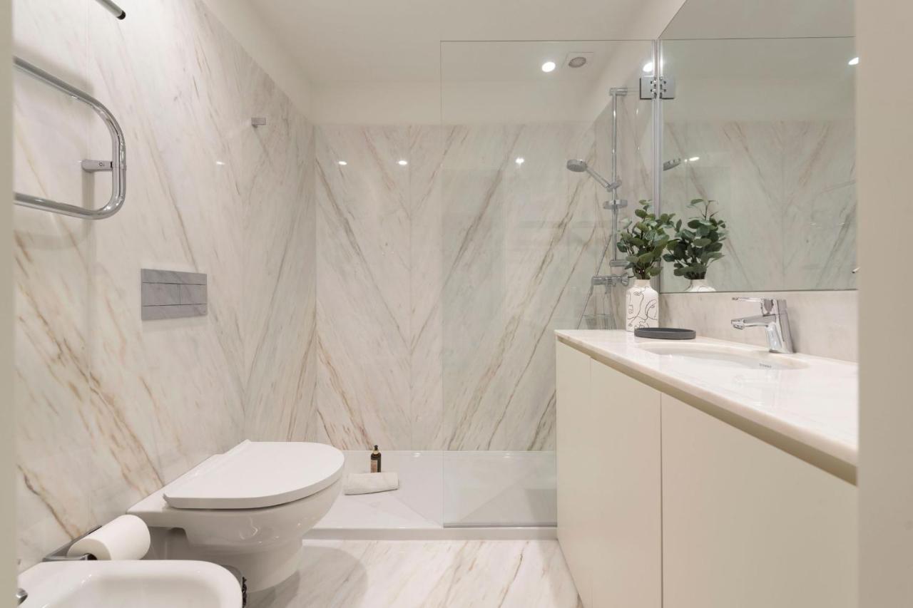 Mouzinho Luxury 3Br Flat L 5 Min Walk To Ribeira By Lovelystay OOporto Exteriör bild