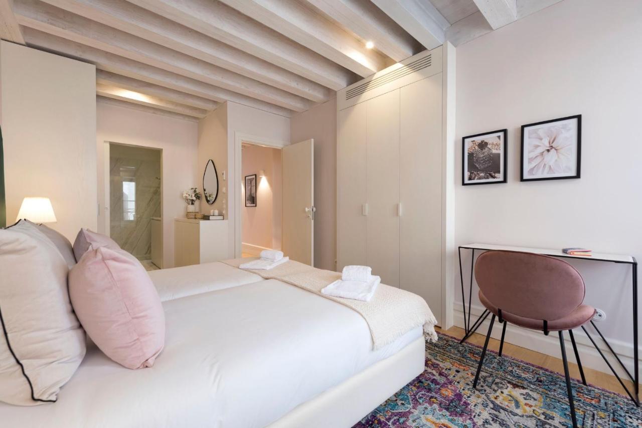 Mouzinho Luxury 3Br Flat L 5 Min Walk To Ribeira By Lovelystay OOporto Exteriör bild